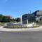 Studio White Chateau met parking en zonnig balkon