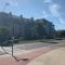 Studio White Chateau met parking en zonnig balkon