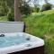 The Old Pumphouse Shepherds Hut with Hot Tub - Upper Hulme