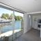 RIVER RETREAT- near Holloway U, Thorpe Park and Heathrow airport - Thorpe