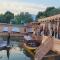 Lily Of The World Houseboat - Srinagar