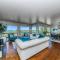 Lakeside Hilltop Retreat with Amazing Pool and Spa - Lakeside