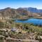 Lakeside Hilltop Retreat with Amazing Pool and Spa - Lakeside