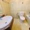 One bed room and 2 bathroom