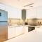 Yas Mayan 2BHK Luxury Stay 404 - 阿布扎比