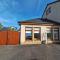 Lanarkshire Apartment- Views- Sleeps 4- Balcony