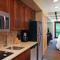 Ski focused Studio Apartment with resort amenities including dining onsite - ستيمبوت سبرينغز