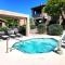 Enjoy the Oro Valley in this 1BD condo with resort amenities - وادي اورو