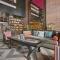 CozySuites Mill District with pool, gym # 09 - 明尼阿波利斯
