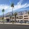 Family fun in Palm Springs in this resort 2BD condo with resort amenities including kids pool - 棕榈泉