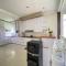 Super Wonderful 5 bedrooms with Bathroom Villa Marion Tomohon
