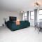 Elegant 2BR w/ Pool Table in Prime Location - Тонтон