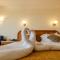 Grand Court Hotel