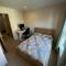 2 BR flat next to Train Station & Gated Parking - 剑桥