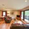 Bluebell Lodge 2 with Hot Tub - Newton Stewart