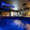 Le Pont des Amoureux Jacuzzi Wifi - 奥弗涅库尔农