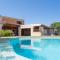 Villa con piscina al mare