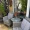 Secret Gem 1 Bed Garden Flat Private Luxury Hot Tub