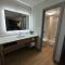 Travelodge by Wyndham Gainesville