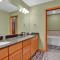 mountain cabin in Lake harmony - walk or drive to BB SKI and Lake, JACK FROST Ski mts with POOL, BEACH, LINENS, TOWELS, HOTTUB, GAMES, GRILL - Lake Harmony