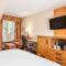 Coast Hillcrest Hotel