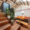 Spacious Warehouse Conversion 2 Bdrms & Parking - Melbourne