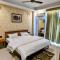 Deniz - 1BHK, balcony, parking & Wi-Fi - Gurgaon