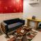 Red - Cozy 1bhk, early check in & W-Fi - Ґурґаон
