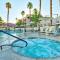 Beautiful Hotel in Desert Rose Resort - 1BD Sleeps