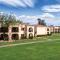 Beautiful Hotel in Legacy Golf Resort - 1BD Sleeps up to 4 - Phoenix