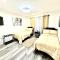 Elegant Serene- Townhome, 10 Mi to Downtown, near Airport - فوريست بارك