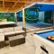 Hazells Lodge Farm Stay Sleeps 2 Undercover Hottub and Pool Table - Galston