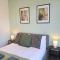 Modern Bright 3 Bedroom Apartment In Converted Brewery With Secure Undercover Gated Parking