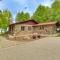 Upscale Earl Young Charlevoix Cottage with Deck! - Шарлевой