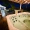 Alton Villa, Sleeps 12, Great for Families, Undercover Hotub & Games Room
