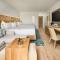 Faro Blanco Resort & Yacht Club Marathon, Curio by Hilton