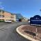 AmericInn by Wyndham Glendale Milwaukee