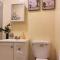 private & Quiet unit D Bed & bath