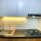 Simply Studio Room Gateway Park LRT City Bekasi Apartment By Travelio - 贝克西