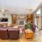 Skyline Lodge- 5 bedrooms with stunning views