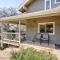 Selah Cabin- Dog Friendly/BBQ/Level 2 EV Charger