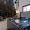 A Modern Hideaway - Oakhurst