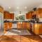 Log Cabin sleeps 20 with hot tub, EV Charger, firepit