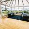 Alton Villa, Sleeps 12, Great for Families, Undercover Hotub & Games Room
