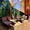 Edelweiss Retreat- Close to Lake and Ski Resorts- Pet Friendly- Hot Tub