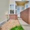 13 Mi to Dtwn Denver Arvada Townhome with Deck - أرفادا