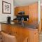 1122A 1 bdrm The Pines Ski In Ski Out Lodge At Spruce Peak - 斯托