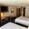 Holiday Inn & Suites Chicago-Carol Stream Wheaton by IHG
