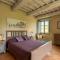 Luxury Resort with swimming pool in the Tuscan countryside, apartments with private outdoor area with panoramic view
