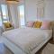 Lakeside Provence - Appartement classé 4 étoiles, Vue sur le lac, Parking sous-sol, double clim - Monteux